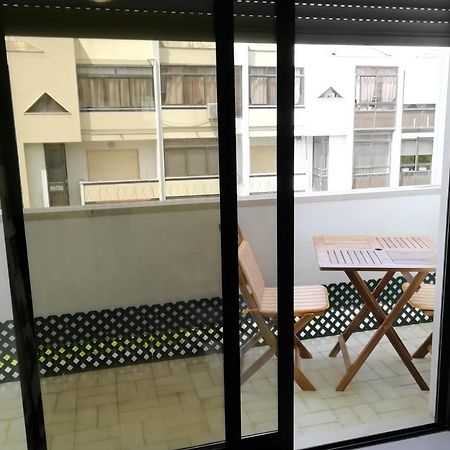 Large Apartment Near The Beach And Lisbon Costa de Caparica Luaran gambar