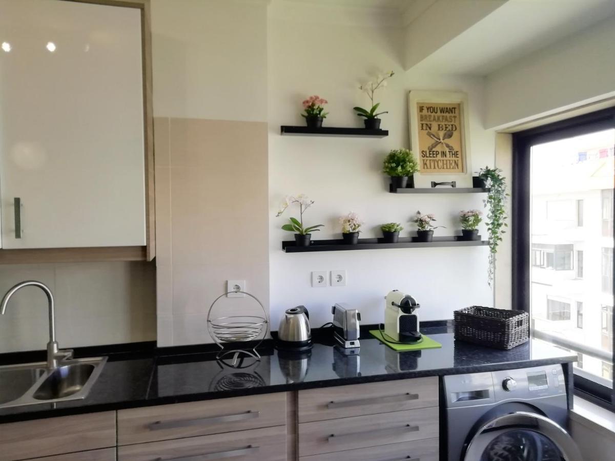 Large Apartment Near The Beach And Lisbon Costa de Caparica Luaran gambar