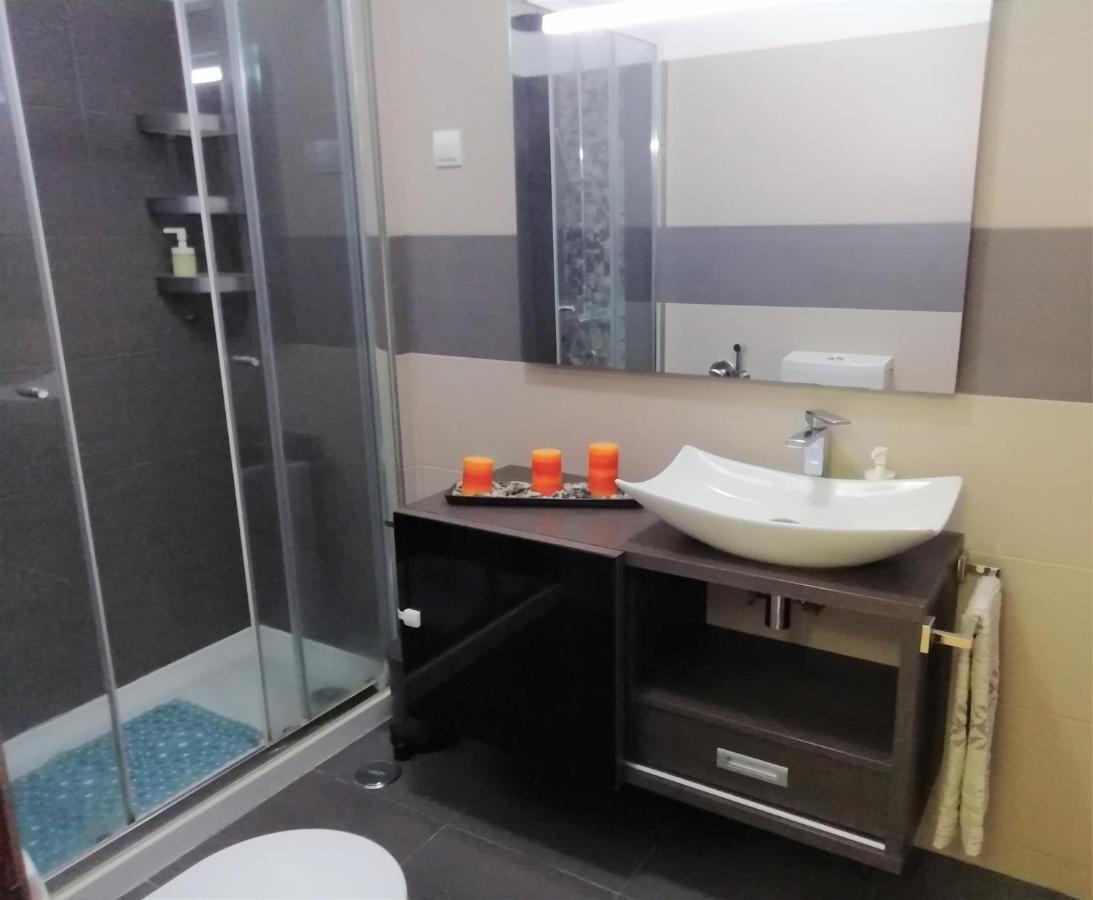 Large Apartment Near The Beach And Lisbon Costa de Caparica Luaran gambar
