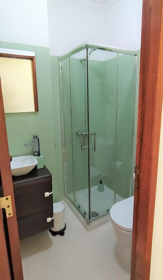 Large Apartment Near The Beach And Lisbon Costa de Caparica Luaran gambar