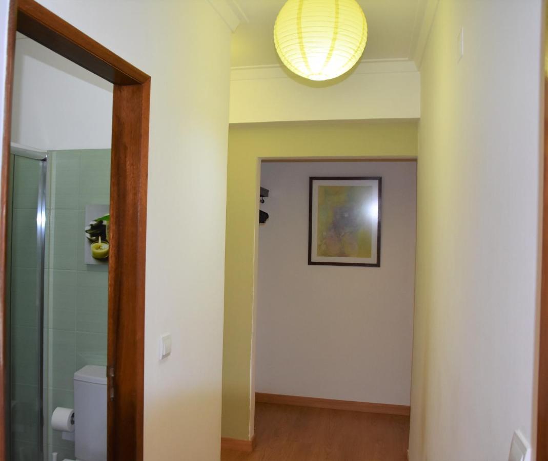 Large Apartment Near The Beach And Lisbon Costa de Caparica Luaran gambar