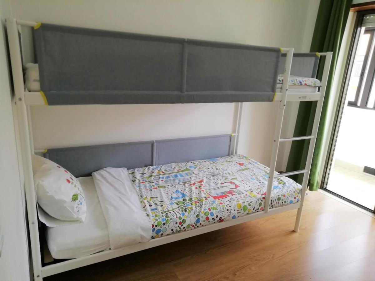 Large Apartment Near The Beach And Lisbon Costa de Caparica Luaran gambar